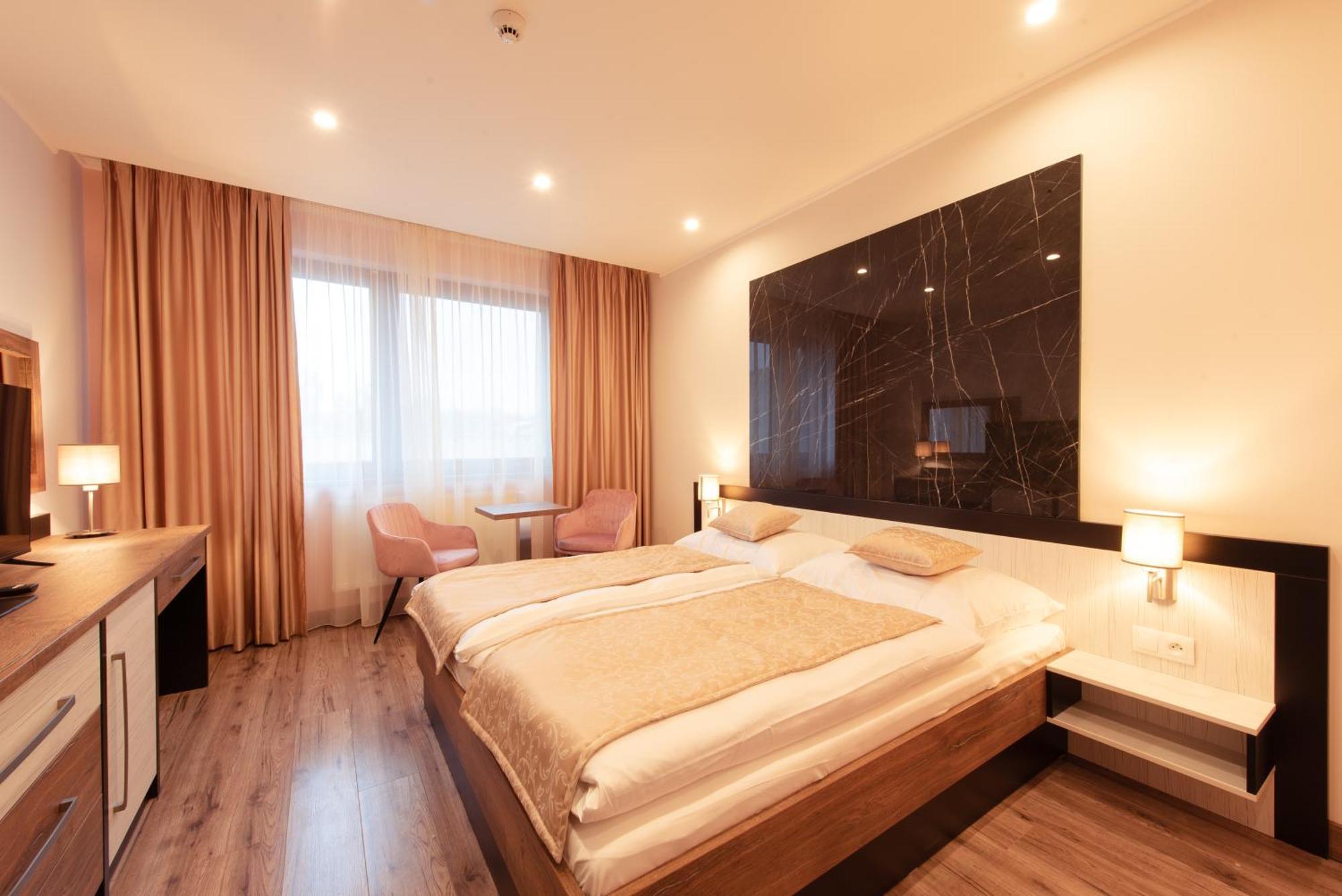 Hotel Viktor Bratislava Ngoại thất bức ảnh