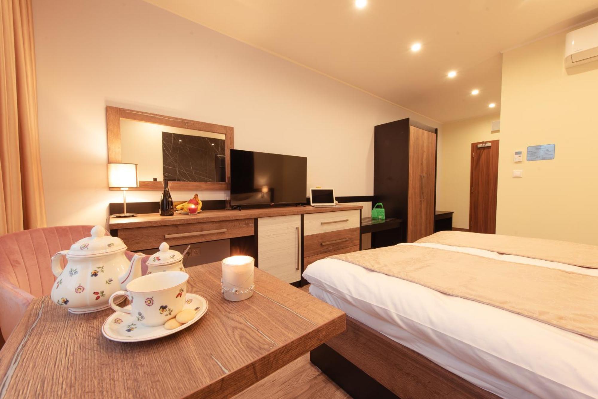 Hotel Viktor Bratislava Ngoại thất bức ảnh