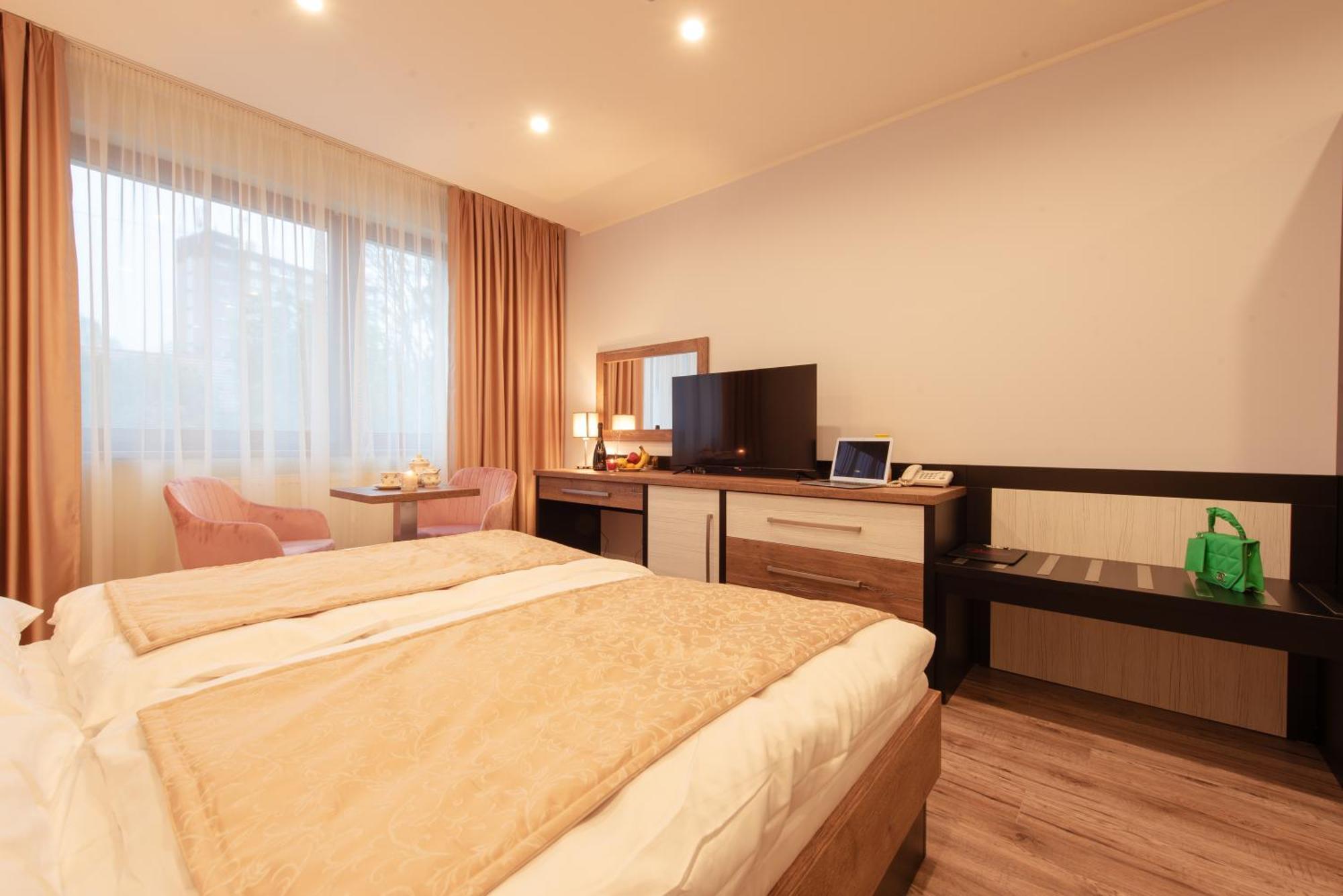 Hotel Viktor Bratislava Ngoại thất bức ảnh