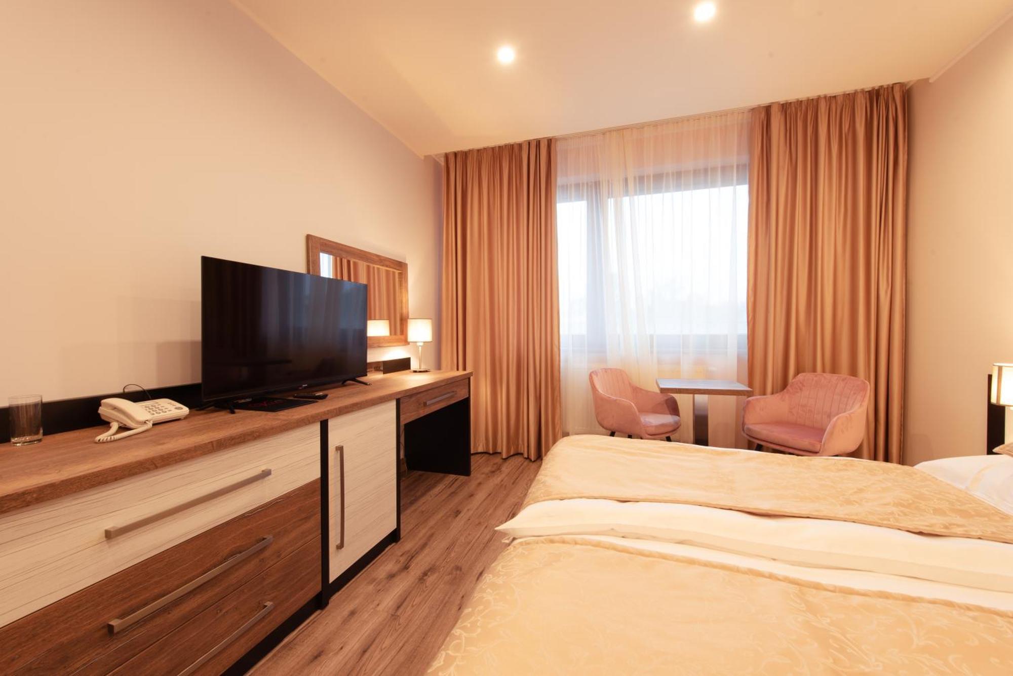 Hotel Viktor Bratislava Ngoại thất bức ảnh