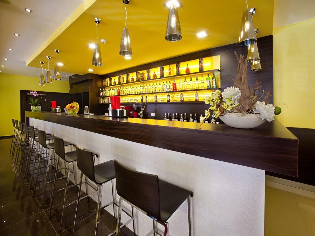 Hotel Viktor Bratislava Ngoại thất bức ảnh