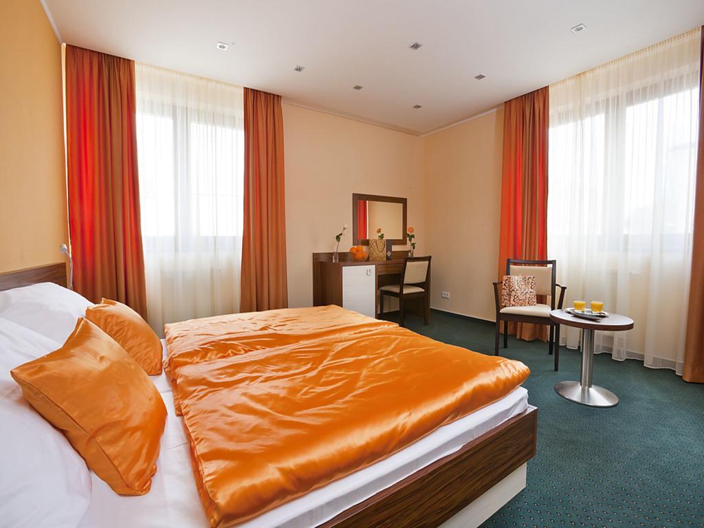 Hotel Viktor Bratislava Ngoại thất bức ảnh