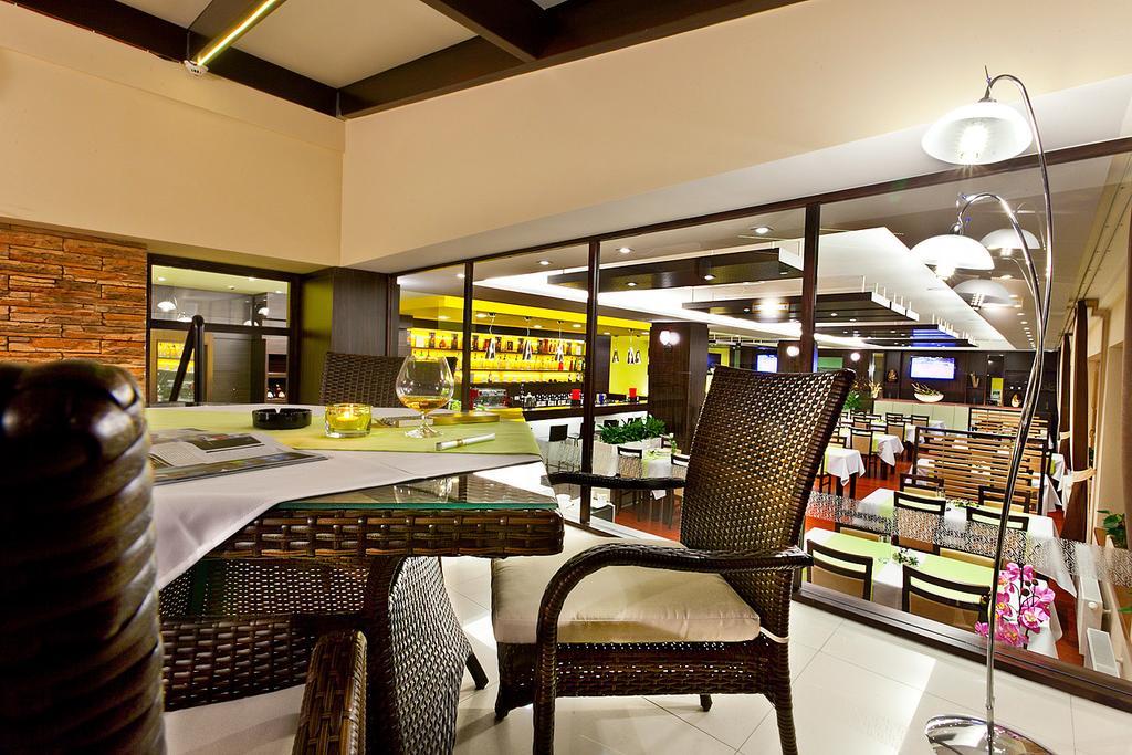 Hotel Viktor Bratislava Ngoại thất bức ảnh