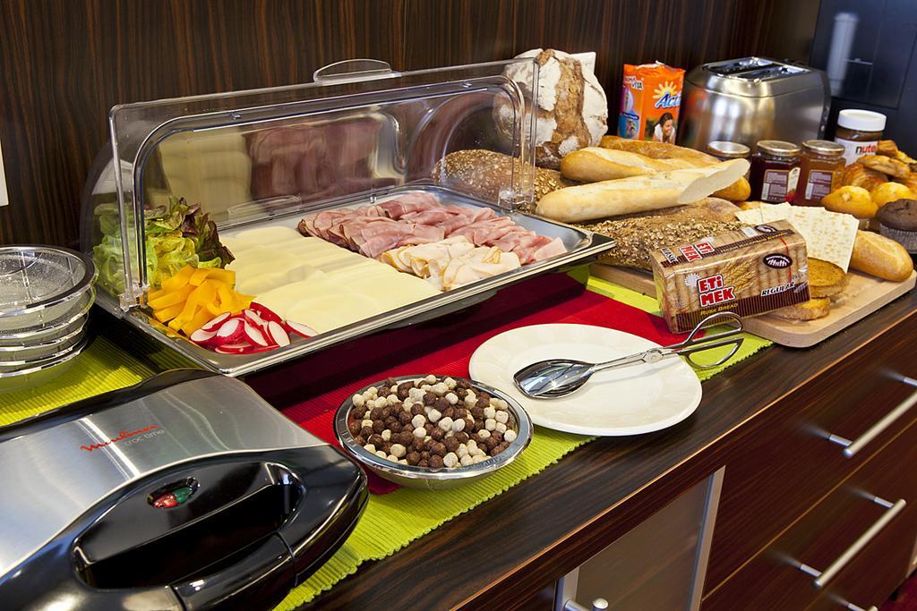 Hotel Viktor Bratislava Ngoại thất bức ảnh