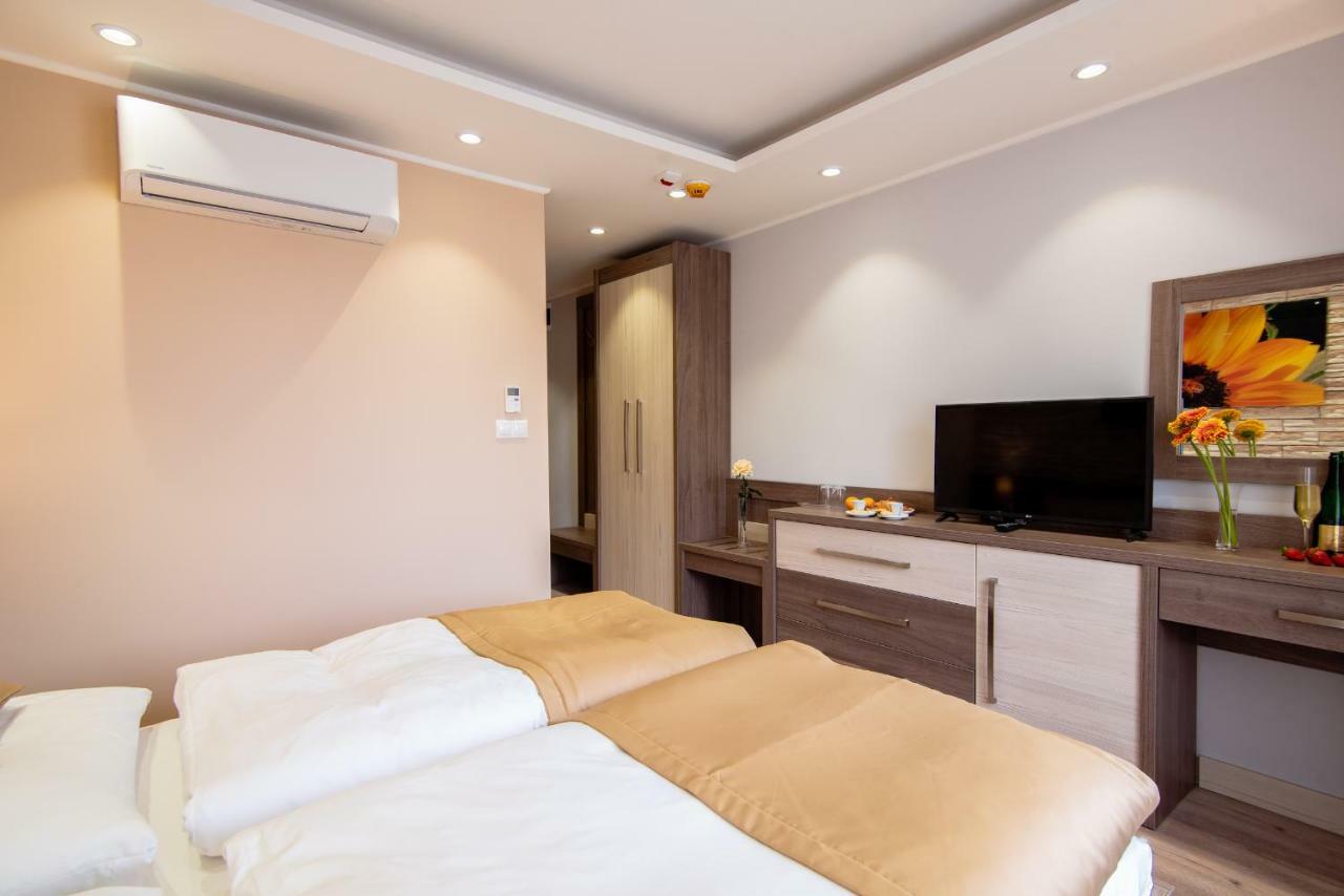 Hotel Viktor Bratislava Ngoại thất bức ảnh