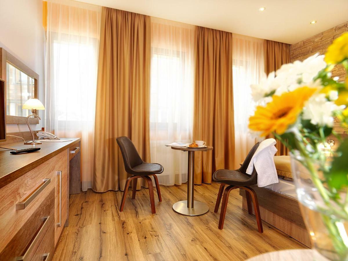 Hotel Viktor Bratislava Ngoại thất bức ảnh